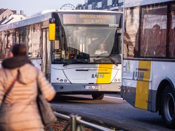 20190328 verkeer bus delijn de lijn noordstation bussen Sainctelette