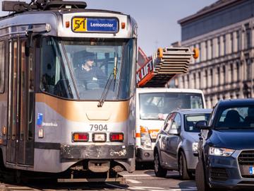20190328 verkeer tram auto autos MIVB Sainctelette