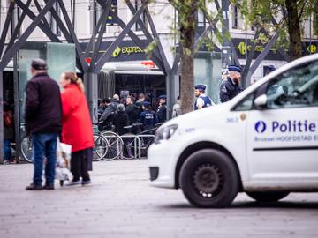 20190417 2 politiecontrole politie Brussel hoofdstad elsene mivb flagey