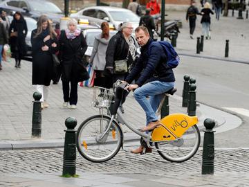 Gebruiker van het Villo!-fietsdeelsysteem in Brussel