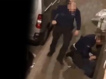 Een still uit de video van het politiegeweld in de Pastorijstraat in Sint-Jans-Molenbeek
