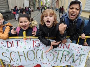 Filter-Café-Filtré met een actie aan de Sint-Jorisbasisschool op 17 mei 2019 voor schonere lucht en betere luchtkwaliteit aan Brusselse scholen