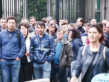 Lange rijen voor EU-verkiezingen aan Roemeens consulaat