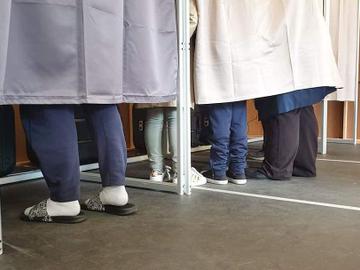 Stembureau stemhokje in De Muziekladder in Schaarbeek