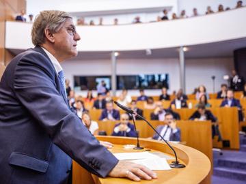 Vincent De Wolf (MR) bij de eedaflegging van de nieuwe Brusselse parlementsleden op 11 juni 2019
