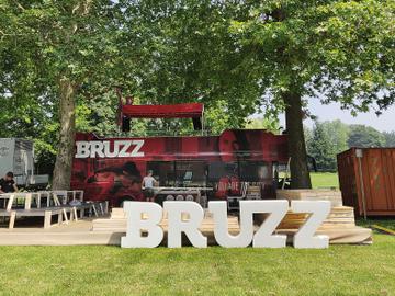 Opbouw BRUZZ-stand Couleur Café 2019 BRUZZ-bus