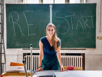 Nina Wennink, leerkracht lerares leraar Nederlands in het Centre d'Education et de Formation en Alternance (CEFA) in Elsene en Schaarbeek