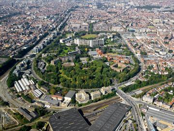 De campus VUB (Vrije Universiteit Brussel) in Etterbeek aan de Generaal Jacqueslaan in 2009