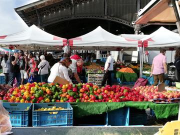 Abattoir, de markt met verse groenten en fruit aan de slachthuizen van Anderlecht elke week van woensdag tot zondag