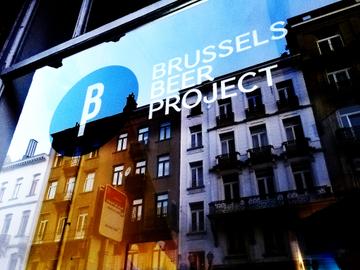 Brussels Beer Project (BBP) op het einde van de Dansaertstraat, aan de Vlaamsepoort