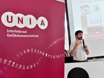20190930 Voorstelling van het jaarrapport 2018 van het Interfederaal Gelijkekansencentrum Unia in juni 2019 Directeur Patrick Charlier aan het woord