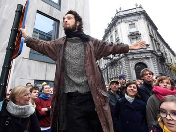 Protest van de Vlaamse cultuursector aan het Vlaams Parlement tegen de besparingen van de regering Jambon