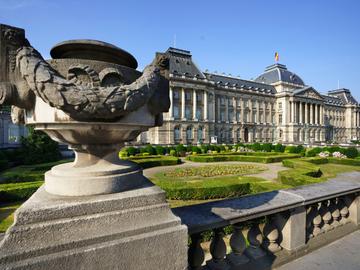 Het Koninklijk Paleis aan het Warandepark