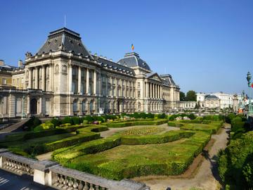 Het Koninklijk Paleis aan het Warandepark valt rechtstreeks onder de Regie der Gebouwen