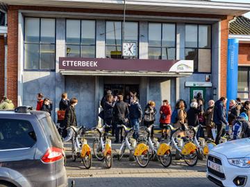 Het treinstation van Etterbeek aan de Generaal Jacqueslaan