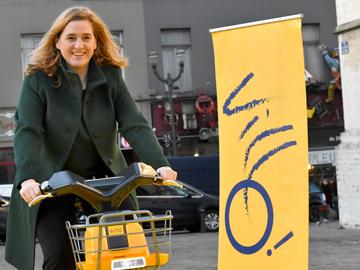 Voorstelling van eVillo, de elektrische deelfiets van JC Decaux door Elke Van den Brandt, Brussels Minister van Mobiliteit, Openbare Werken en Verkeersveiligheid, op 29 november 2019
