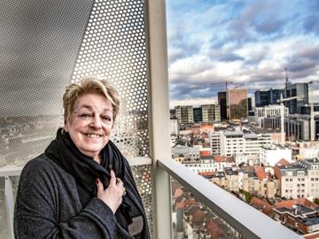 Annemie Neyts in de woontoren aan de KVS