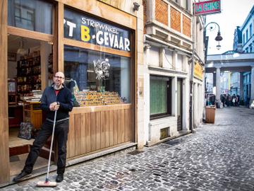 Erik Deneyer, uitbater van stripwinkel Het B-Gevaar in de Beenhouwersstraat, lanceert nu Expo 59