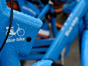 Blue bike-deelfietsen zijn ook beschikbaar in de grote Brusselse treinstations blue-bike