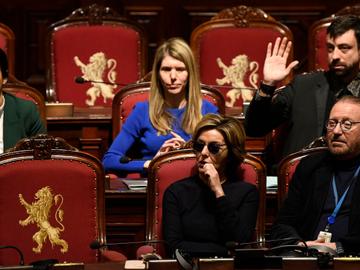 Open VLD op een plenaire zitting in de Senaat in januari 2020: Els Ampe (in het midden), Willem-Frederik Schiltz, Vooraan Carina Van Cauter en Rik Daems