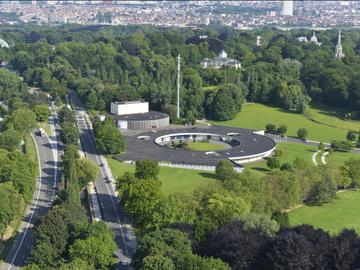 Het Amerikaans Theater aan de Madridlaan en de A12