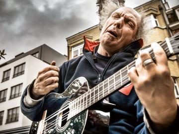 Postbode Hugues Draye, facteur-chanteur