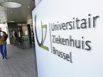 Hoofdingang van het Universitair Ziekenhuis Brussel in Jette