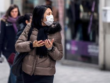 20200311 Mensen dragen mondmaskers uit vrees voor besmettingmet het coronavirus (Covid-19) in Brussel 