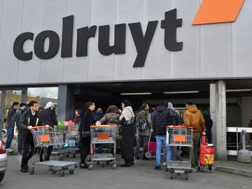13 maart 2020 grote toeloop in bij Colruyt in Vorst uit angst voor tekorten door de dreiging van het coronavirus