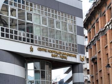 Brusselse ziekenhuizen, zoals het Sint-Pietersziekenhuis, bereiden zich voor op het pieken van het coronavirus.  De ziekte covid-19 wordt veroorzaakt door het virus SARS-CoV-2