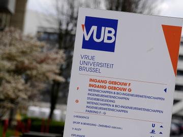 De VUB-campus in Elsene: ingang gebouw F en G