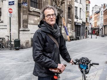 Huisarts Koen Moelants zegt de groepspraktijk in de Bijstandswijk vaarwel
