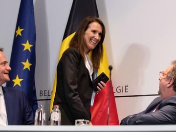 Ministers-president Oliver Paasch (Duitstalige gemeenschap), Rudi Vervoort (Brussel) en eerste minister Sophie Wilmès op de persconfrentie na de Nationale Veiligheidsraad van vrijdag 24 april 2020