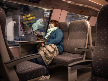 Een mondmasker is verplicht op het openbaar vervoer tijdens de coronacrisis