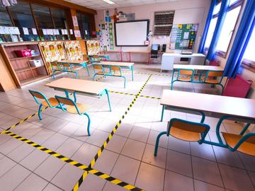 Scholen maken zich klaar om, vanaf 15 2020, opnieuw leerlingen te verwelkomen, met respect voor social distancing om het coronavirus in te dijken