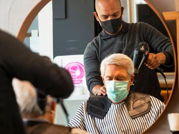 Versoepeling van de corona-lockdown: op 18 mei mogen kapperszaken opnieuw openen