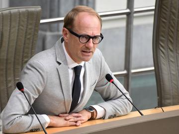 Ben Weyts (N-VA), minister van Onderwijs, Sport, Dierenwelzijn en Vlaamse rand, in het Vlaams Parlement