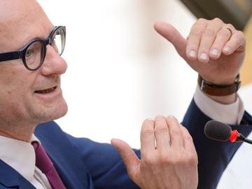 Ben Weyts (N-VA), minister van Onderwijs, Sport, Dierenwelzijn en Vlaamse rand, in het Vlaams Parlement