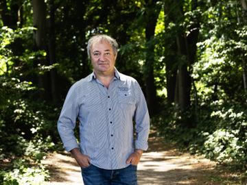 Rudi Janssens (VUB), professor meertaligheid en senior researcher aan het Brussels Informatie-, Documentatie- en Onderzoekscentrum (BRIO)