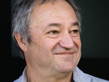 Rudi Janssens (VUB), professor meertaligheid en senior researcher aan het Brussels Informatie-, Documentatie- en Onderzoekscentrum (BRIO)