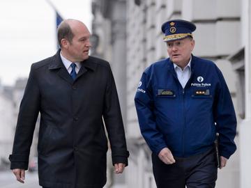 Philippe Close (PS), burgemeester van Brussel-Stad, en Michel Goovaerts, korpschef van de politie in Brussel-Stad.