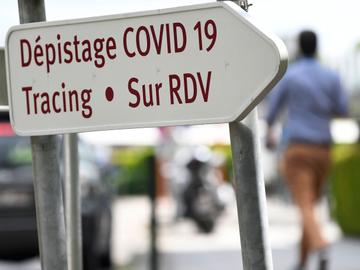 Een covid-19-test in het Erasmusziekenhuis in Anderlecht