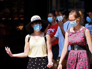 Het dragen van een mondmasker is verplicht wanneer de alarmdrempel in het Brussels gewest wordt overschreden
