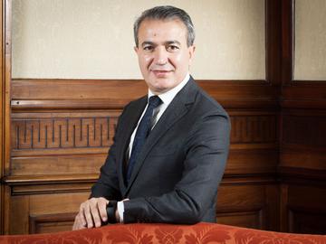 Emir Kir, burgemeester van Sint-Joost-ten-Node