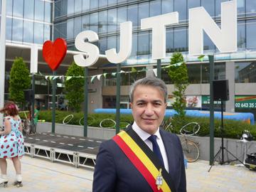 Emir Kir, burgemeester van Sint-Joost-ten-Node
