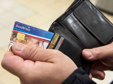 Betalen met een elektronische betaalkaart van Sodexho, aanbieder van maaltijdcheques