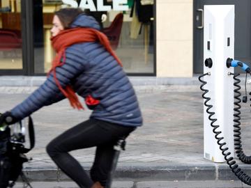 Een oplaadpunt voor elektrische wagens in Brussel