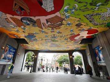 19 juni 2018: inhuldiging van de muurschildering van De Smurfen als deel van het stripparcours van de Stad Brussel