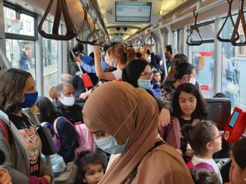 4 september 2020: drukte op tramlijn 9 aan het begin van het nieuwe schooljaar