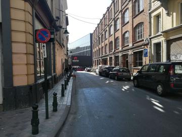 De nieuwe vestiging van de Erasmushogeschool, gezien vanuit de Aalststraat